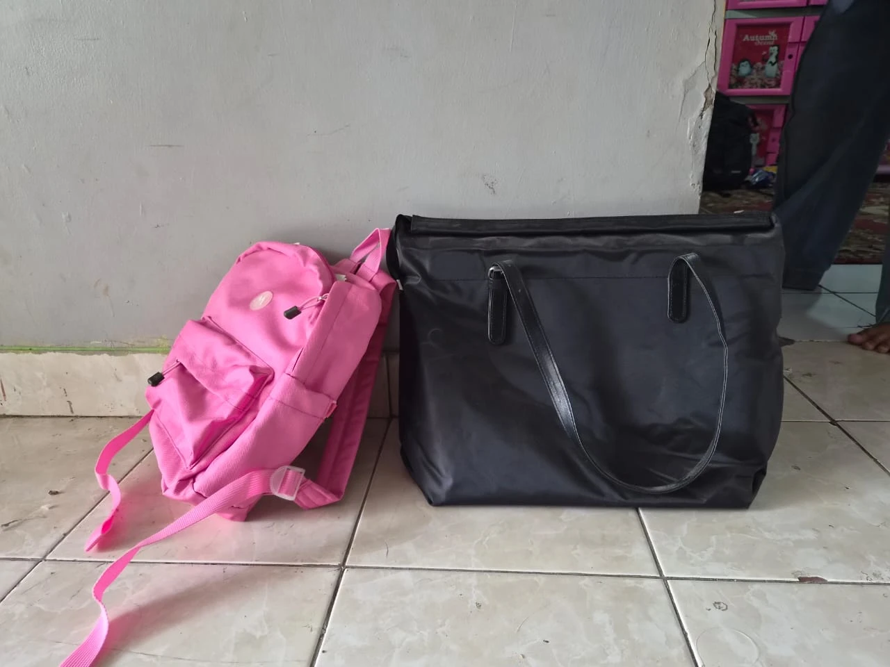 Contoh tas ransel dan tote bag